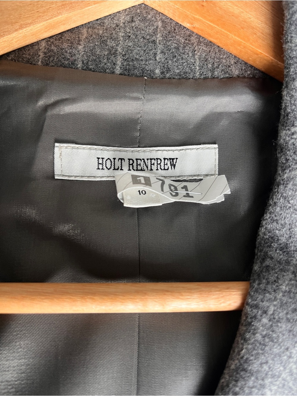 Holt Renfrew Pinstripe Women's Wool Blazer - Classic - Size 10 | Vintage - Picture 7 of 13